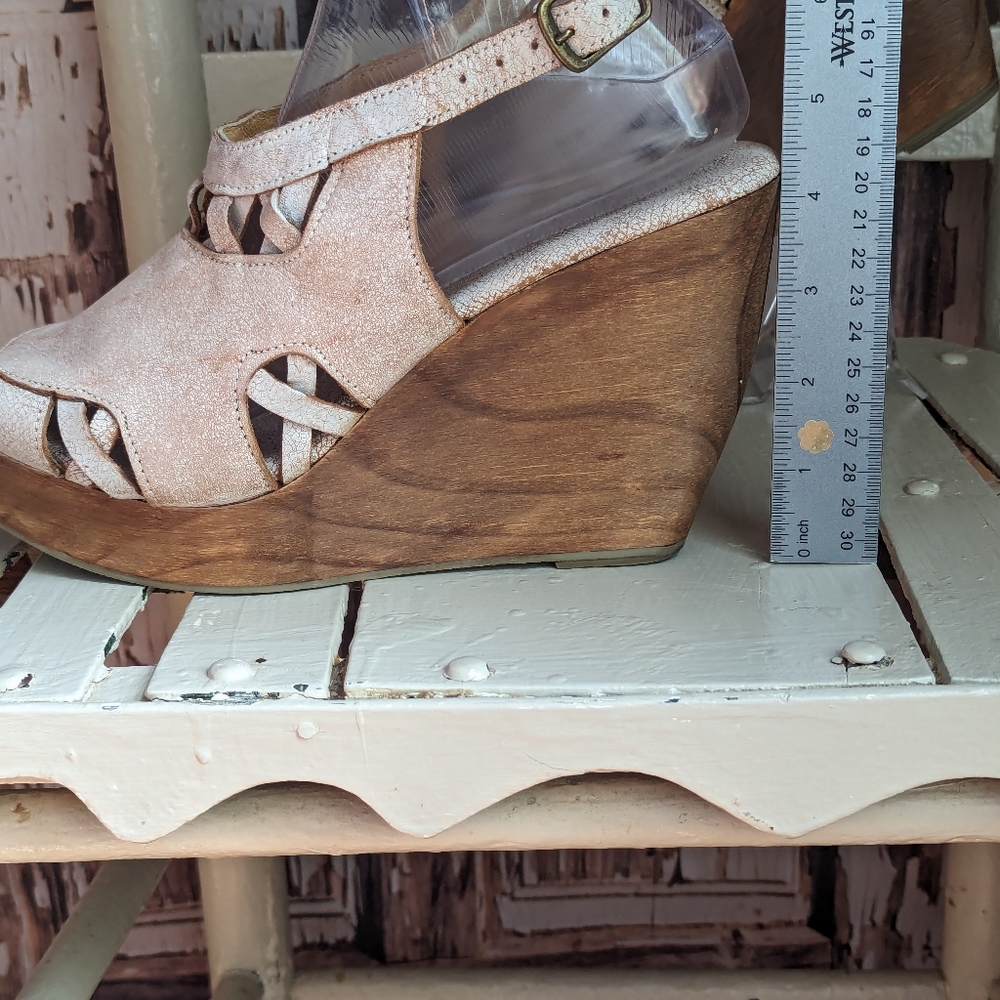 Very Volatile Platform Sandals View 2